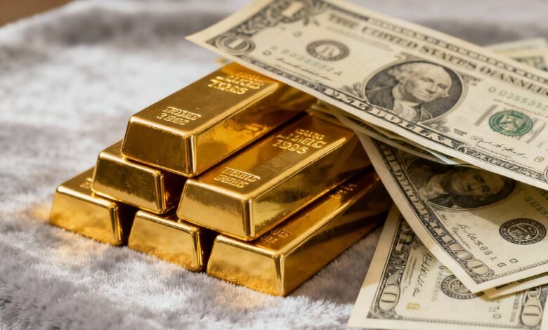 تأثير سعر الدولار على أسعار الذهب في مصر 2025